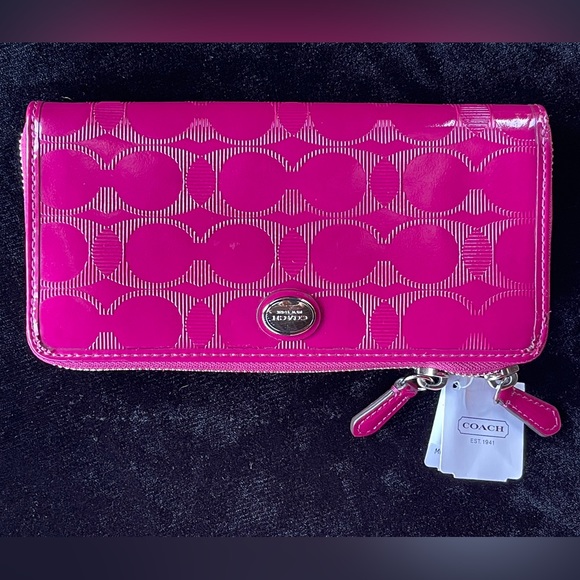 Coach Cranberry Patent Leather Embossed Logo Wallet - Picture 1 of 10
